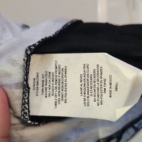 Hot Topic NWT Disney Peter Pan Tank Top Small - Picture 8 of 9